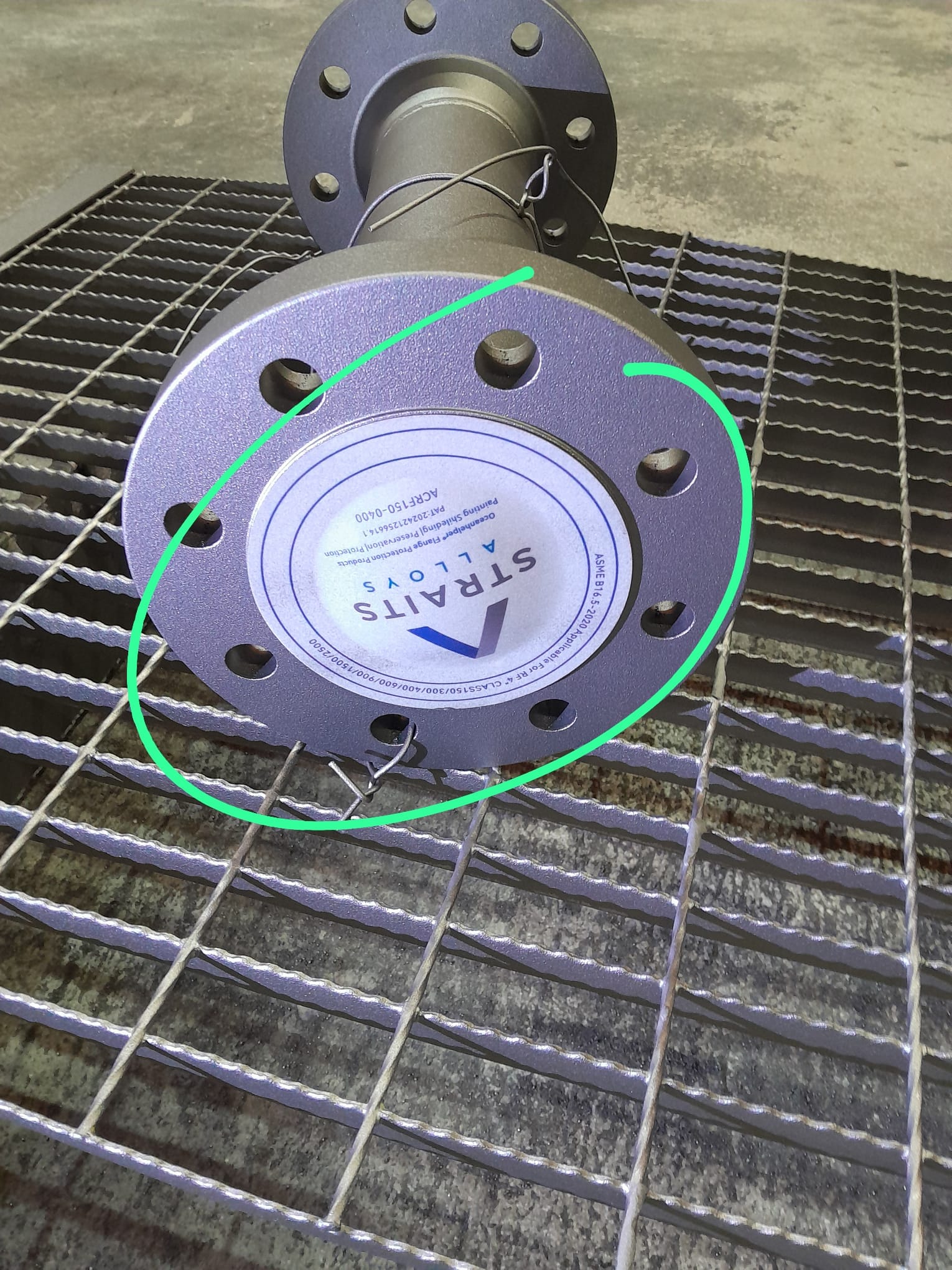 Flange protector intact after two rounds of auto-blast